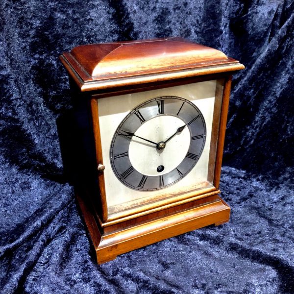 An Early 20th Century Mahogany Mantel Clock